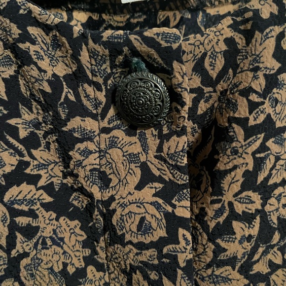 Laura - Picture 2 of 3